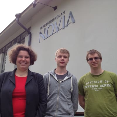 Heidi Gillberg,Richard Lönnqvist och Benjamin Ekholm har designat en mobilapplikation som skall hjälpa studerande med studierna.