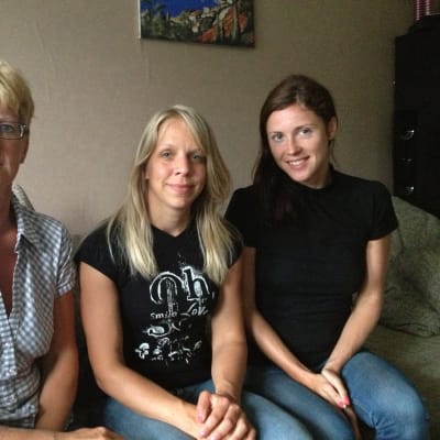 Caroline Lund, Jaana Alholm och Natalia Gurchenkova i löpskolan My Run ordnar Minitriathlon i Närpes