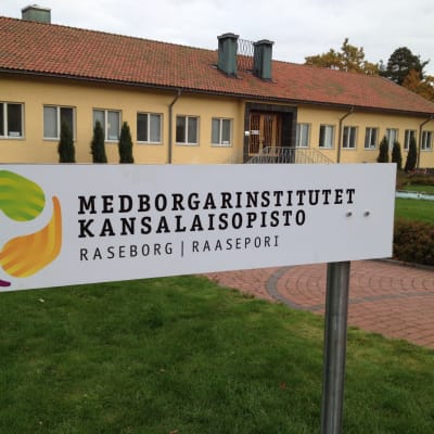 Mbi i Karis