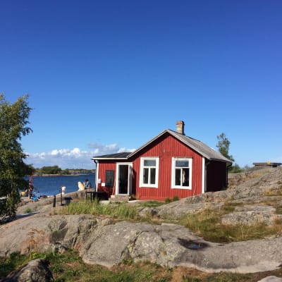 Cafébyggnaden i Örö gästhamn.