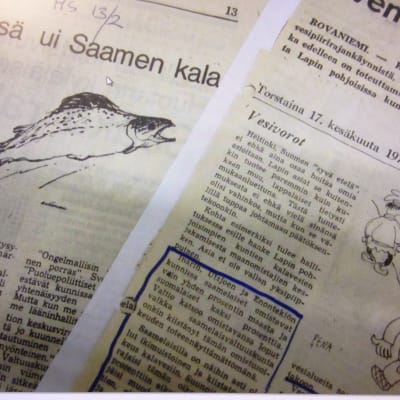 Kuva kahdesta sanomalehtikirjoituksesta  jotka käsittelivät vesipiirirajankäyntiä 1970-luvulla