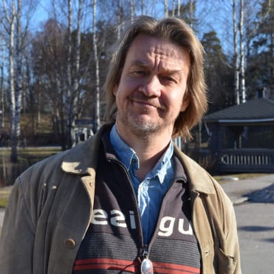 Saska saarikoski på Yles bakgård