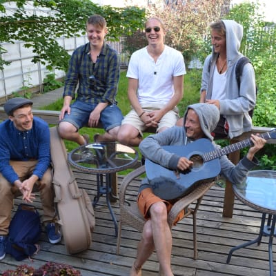 Den finlandssvenska musikgruppen Drifter's Collective.