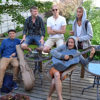 Den finlandssvenska musikgruppen Drifter's Collective.