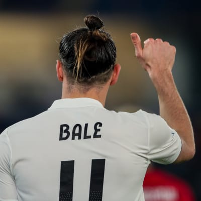 Real Madridin Gareth Bale näyttää Litti-peukkua.