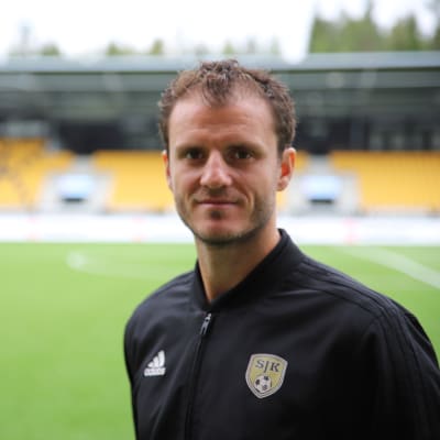 Mehmet Hetemaj odottaa Veikkausliigan haastajasarjassa kovia Pohjanmaan paikallispelejä, koska putoamisen uhka on kaikilla joukkueilla.