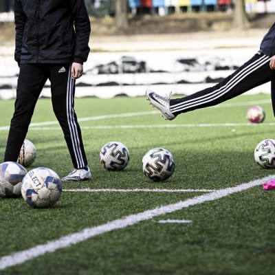 Liikunta jalkapallo yleinen yleiskuva anonyymi lasten harrastukset