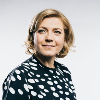 Henna Virkkunen on ollut EU-parlamentaarikkona kohta seitsemän vuotta. Kerromme suomalaisten meppien työstä vuoden aikana.