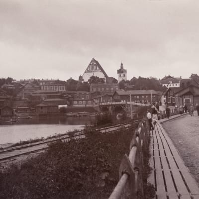 Gamla stan i Borgå med domkyrkan. Bilden är tagen 23.8.1896, klockan 10.30