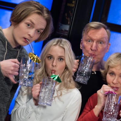 Kuvassa Atte Reunanen, Amelie Blauberg, Aimo Räsänen ja Inga Sulin