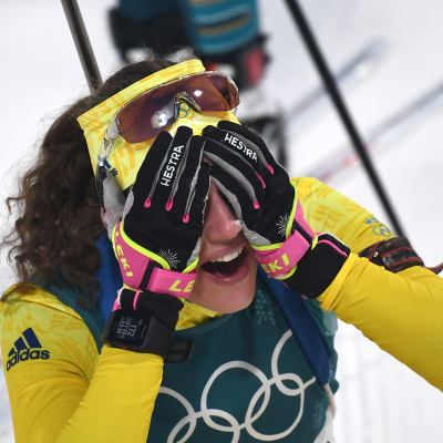 Hanna Öberg i målområdet.
