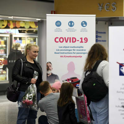 Bild från Helsingfors-Vanda flygplats vid coronatestningsstationen.