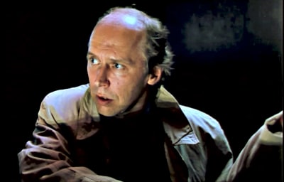 Arno Virtanen elokuvassa Pimeys odottaa (1985).