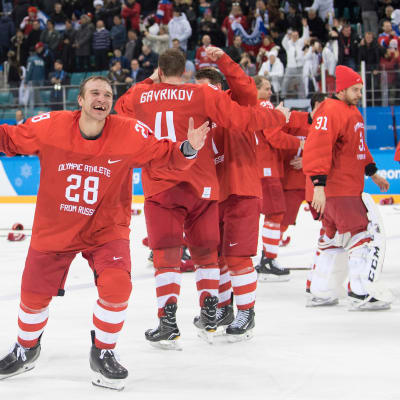 Vuoden 2018 Pyeongchangin olympiakisoissa venäläispelaajien tunnuksettomat pelipaidat näyttivät tältä.