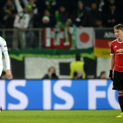 Julian Draxler och Wolfsburg slog ut Bastian Schweinsteigers Manchester United.