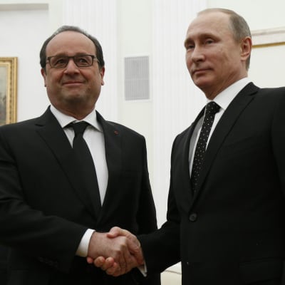 Francois Hollande och Vladimir Putin i Moskva den 26 november 2015.