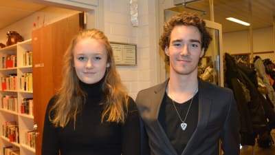 Emilia Broman och Riku Guttesen från Ekenäs gymnasium