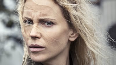 Sillan päähenkilö Saga (Sofia Helin)