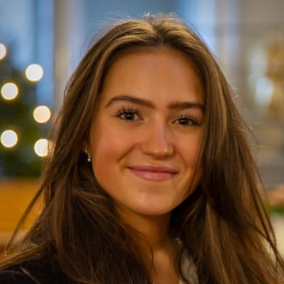 Potrettikuvassa Ingrid Enckell, Finlands lucia 2020