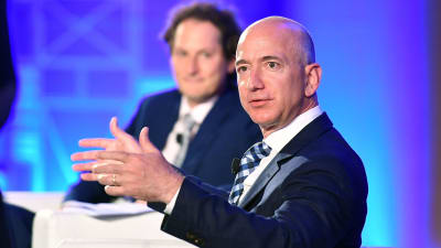 Jeff Bezos på konferens i Turin.