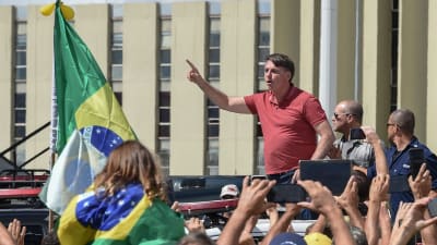 Brasliens president Jair Bolsonaro motsätter sig nedstängning och karantän. 