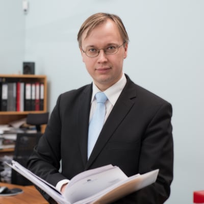 Viron keskuspankin ekonomistin Peeter Luikmelin mielestä Viron pitää luoda hyvinä aikoina puskureita huonompien kausien varalle. 