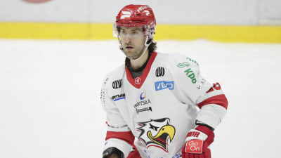 Shaun Heshka spelar ishockey.