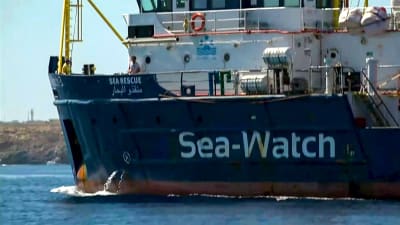 Räddningsfartyget Sea-Watch 3 i närbild.