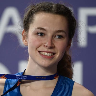 Ella Junnila med sitt EM-brons.