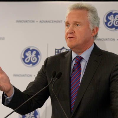 Enligt GE:s verkställande direktör Jeff Immel slutförs affärerna med Alstom år 2015.