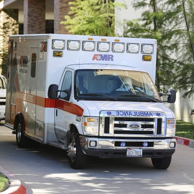 Ebolapatient på väg till sjukhus i Atlanta.