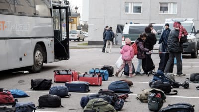 Asylsökande anländer till Torneå den 20 oktober 2015.