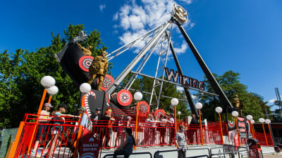 Särkänniemen Viikinkilaiva-laite.