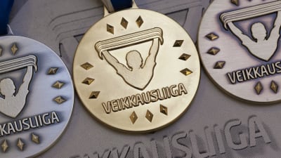 Medaljerna i fotbollsligan delas ut i oktober.