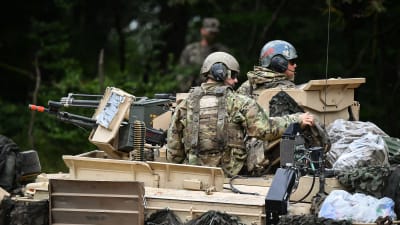 Amerikanska soldater på en stridsvagn vid en Nato-övning Tyskland år 2020.