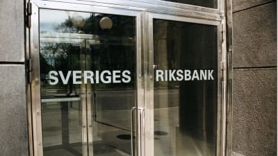 Ruotsin keskuspankin sisäänkäynti.