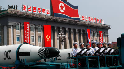 Nordkorea förevisade missiler under en militärparad