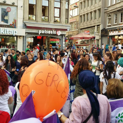 En demonstration mot våld mot kvinnor organiserad av HDP i Istanbul.