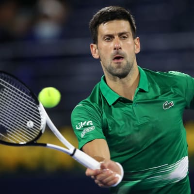 Novak Djokovic aloitti Dubain tennisturnauksen voitolla maanantaina. 