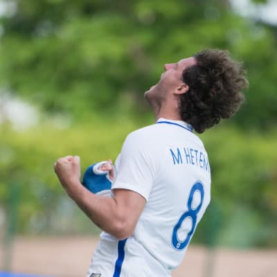 Mehmet Hetemaj firar mål, Finland-Liechtenstein 2017.