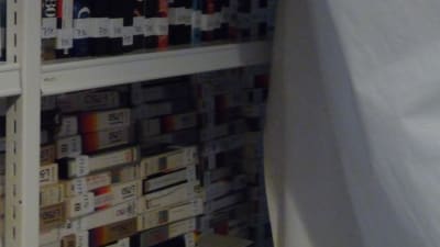 I Dannys gömmor finns många hundra vhs-kassetter med inspelningar från olika spelningar och program