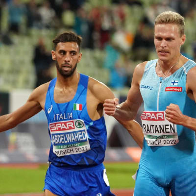 Ahmed Abdelwahed springer bredvid Topi Raitanen.