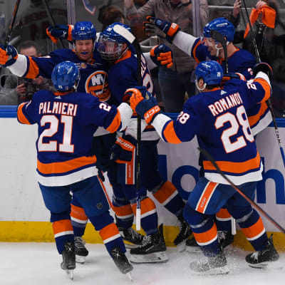 Måljubel av New York Islanders.
