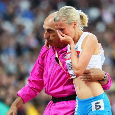 Camilla Richardsson i tårar.