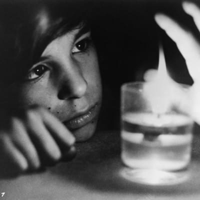 Kuva Francois Truffaut'n elokuvasta Kesytön. Kuvassa nuori Jean-Pierre Cargol.