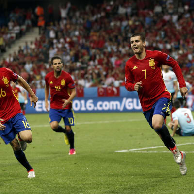 Alvaro Morata iski Espanjan johtoon Turkkia vastaan.