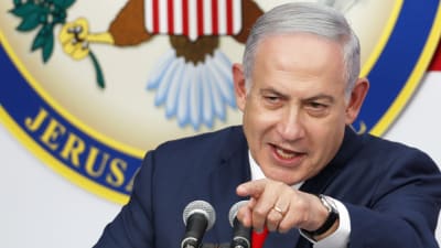 Israels premiärminister hyllar Donald Trump under invigningsceremonin av ambassaden i Jerusalem. 