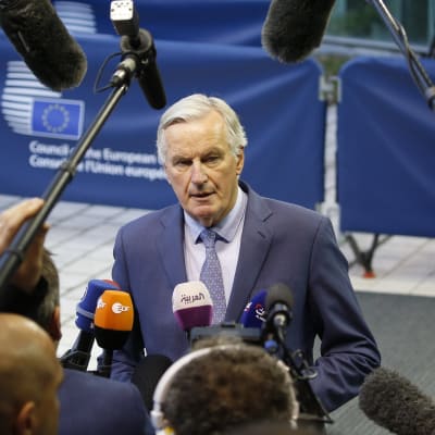 Chefsförhandlaren Michel Barnier fotograferade utanför Europeiska kommissionen måndagen den 15 oktober 2019.