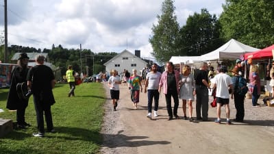 Besökare på en festival.