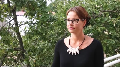 Kulturredaktör Camilla Lindberg är uppsagd från sin tjänst vid tidningen Västra Nyland.